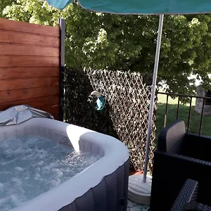  Hébergement de vacances La Terrasse Aux Hirondelles Avec Spa Maison 80m2 2 2 Salles De Bains France